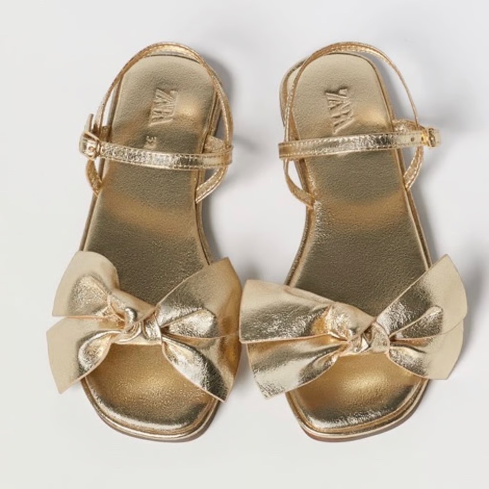 Zara girl bow sandals sz 33 ( 1.5 US)